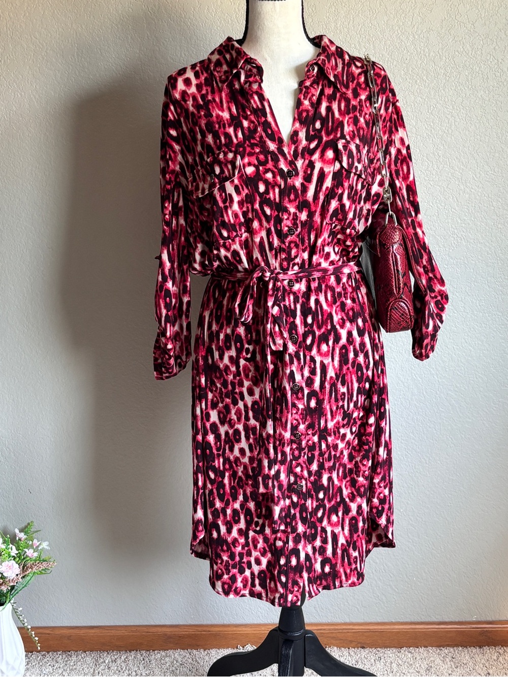 New York & Company Red and Black Patterned Shirt Dress L